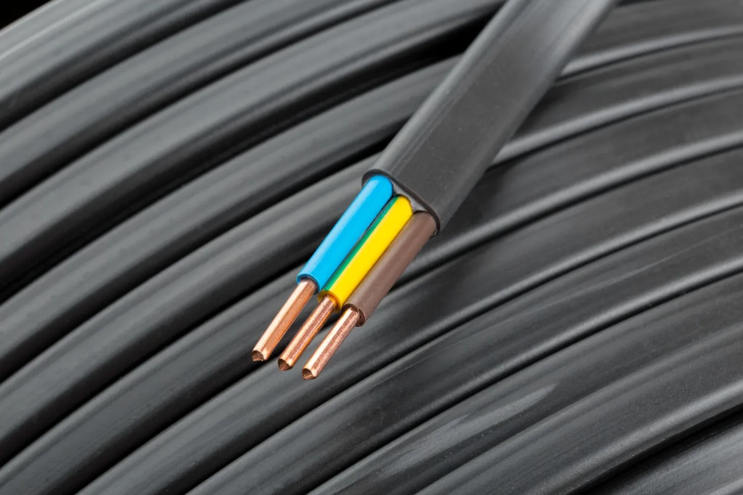 Преимущества использования оптоволоконных кабелей